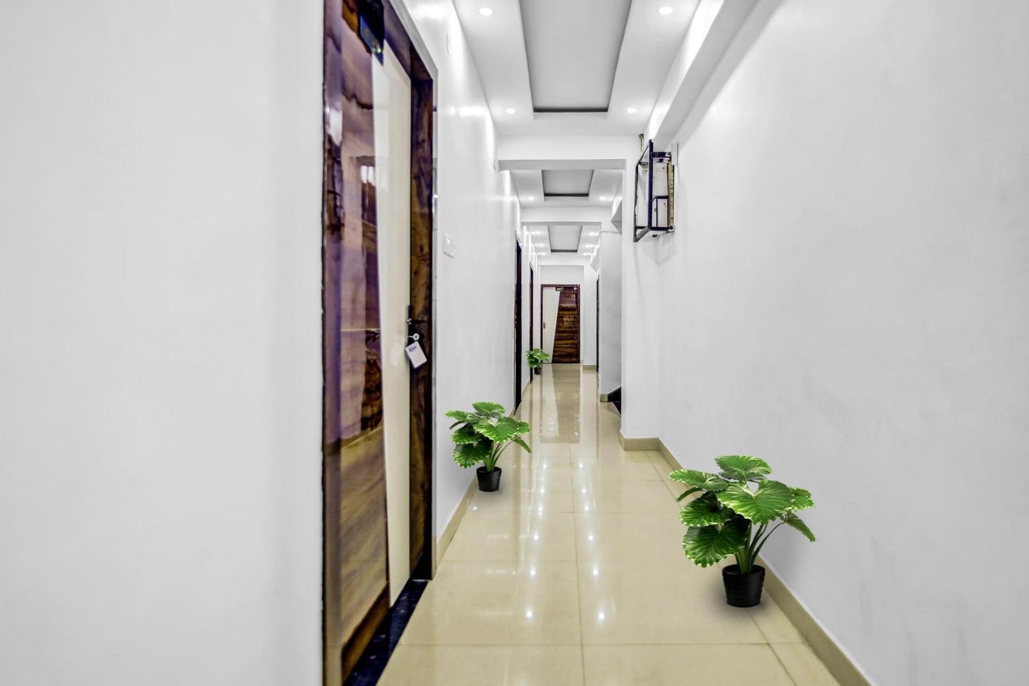 Capital O The Jumar Hotel Silwai Exterior foto