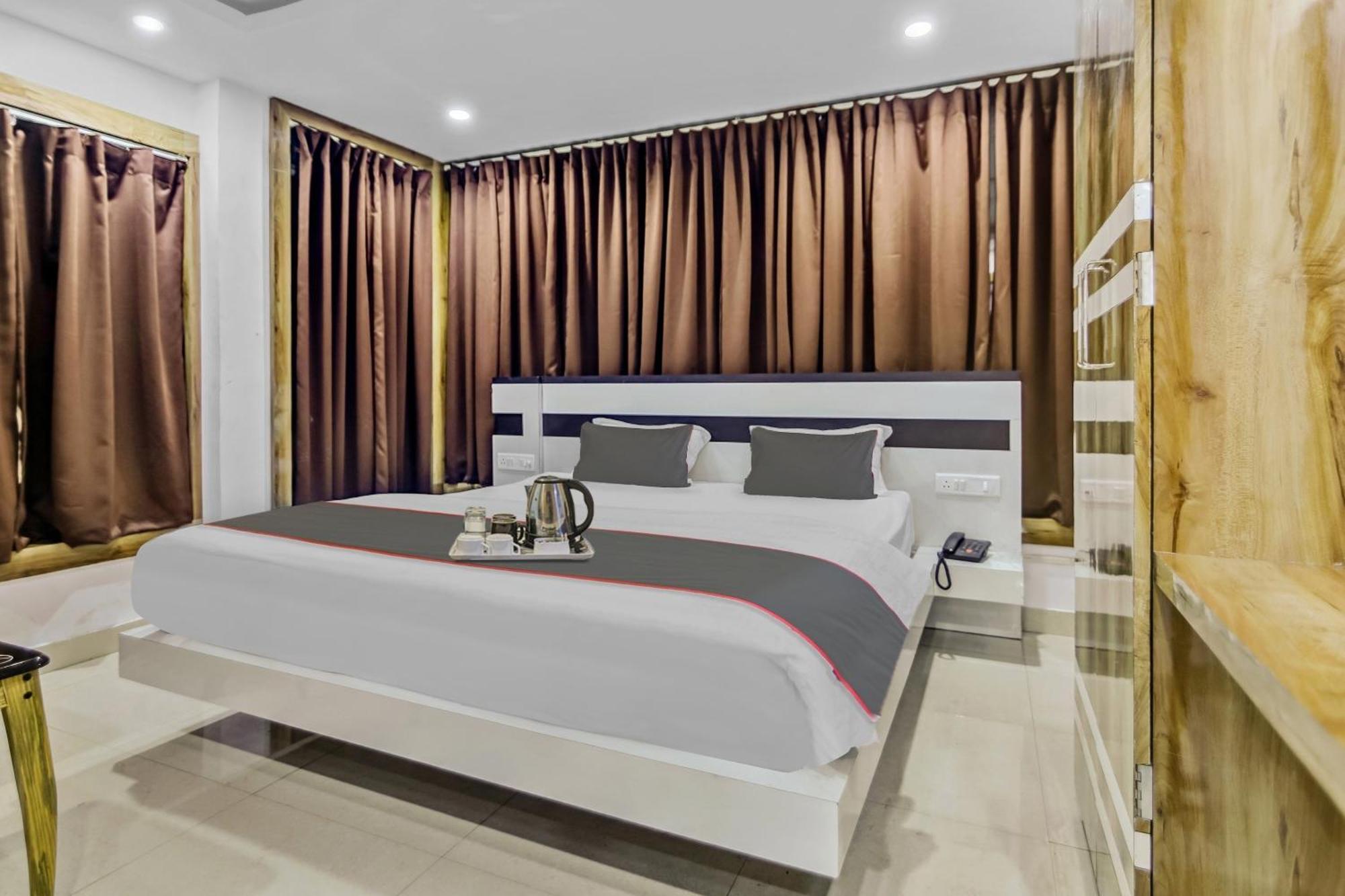 Capital O The Jumar Hotel Silwai Exterior foto